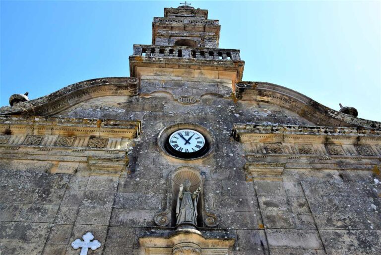 Aldán. Pazos e igrexa parroquial. A Ría de Aldán e as súas historias