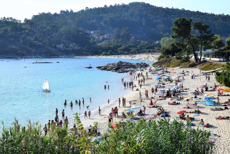 Cangas. Plage Santa Marta. Plage Liméns. Plage Salgueirón