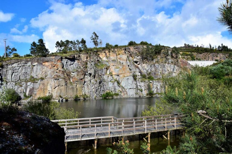 Catoira. Lagoa Pedras Mudas e muíños