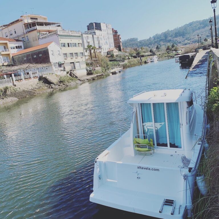 VOYAGE À MOTEUR À BETANZOS – PROFITER DE MARIÑAS CORUÑESAS ET DE MANDEO