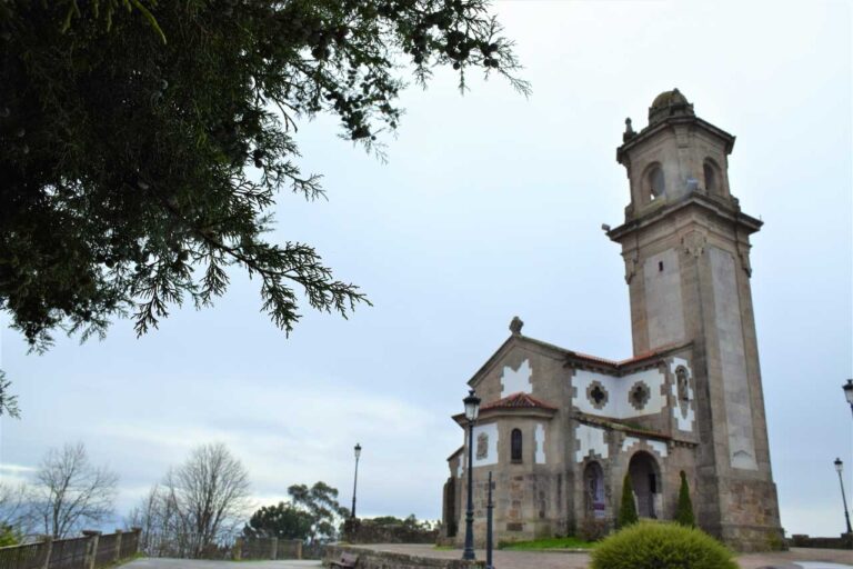 Vigo. Teis. FaroL da Guía. Capela. ETEA