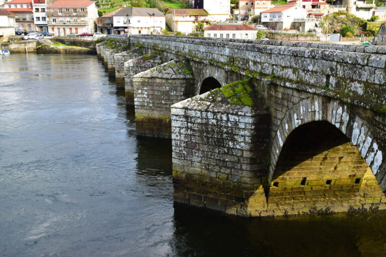Pontevedra. Pont romain Ponte Sampaio. Bataille de Sampaio