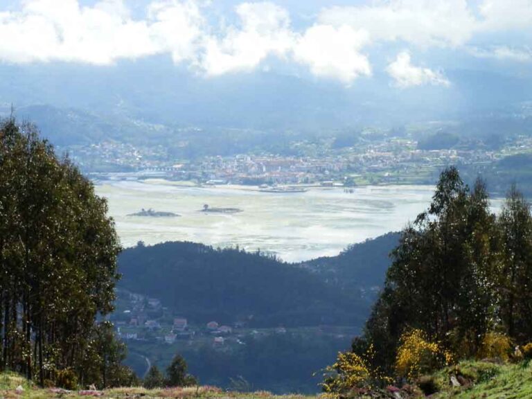 Xaxán mountain and Domaio golf