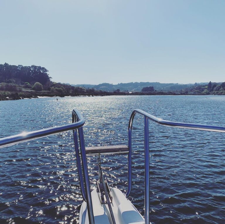 VOYAGE À MOTEUR À BETANZOS – PROFITER DE MARIÑAS CORUÑESAS ET DE MANDEO