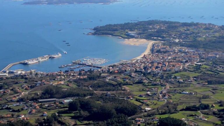 DISCOVERING PUEBLA DEL CARAMIÑAL AND SÁLVORA ISLAND FROM VILAGARCÍA DE AROUSA
