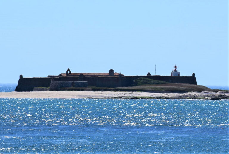 Ilha da Ínsua. Antiga fortificação e prisão à entrada do rio Minho