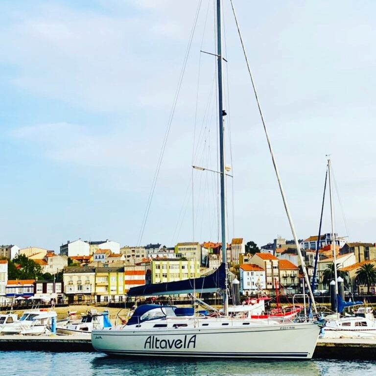 VOILE VERS FERROL: SUR CHAQUE RIVE UN CHATEAU