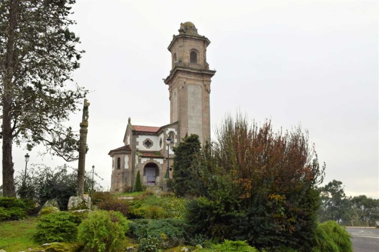 Vigo. Teis. FaroL da Guía. Capela. ETEA