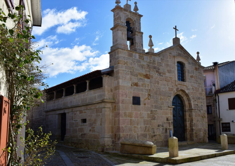 Melgaço – Historisches Zentrum. Festung und Grundstück  von Alvarinho