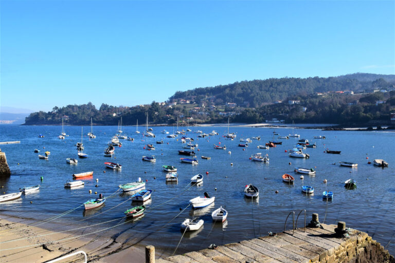 Hafen von Aguete (Marín)