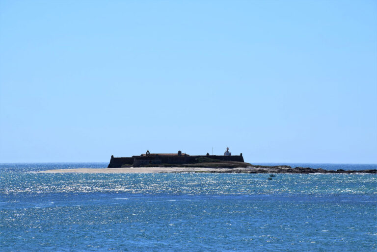 Ilha da Ínsua. Antiga fortificação e prisão à entrada do rio Minho