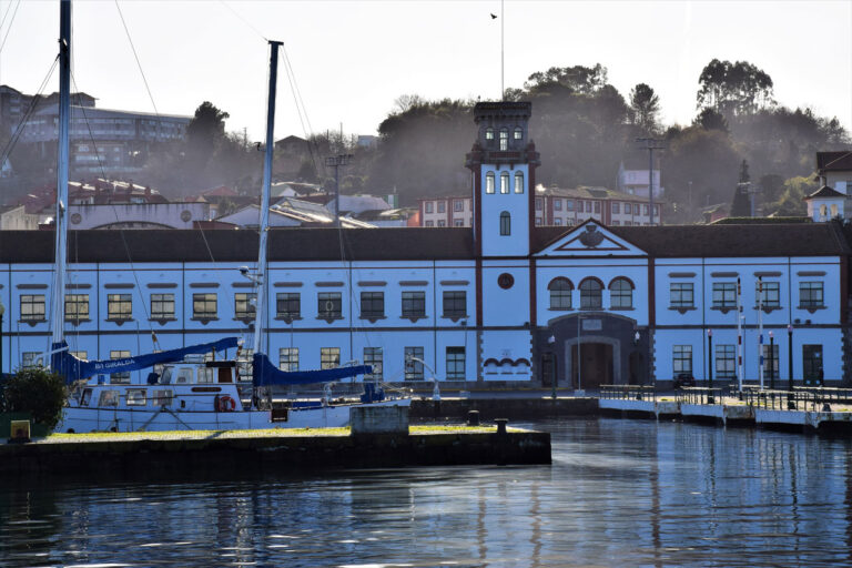 Marín. Marine- und Militärschule. Museum