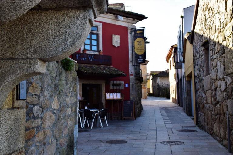 Oia. Centro histórico. Bairro do Arrabal