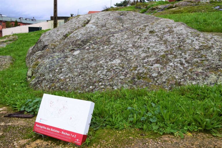 Vilagarcía de Arousa. Petroglifen von Os Ballotes