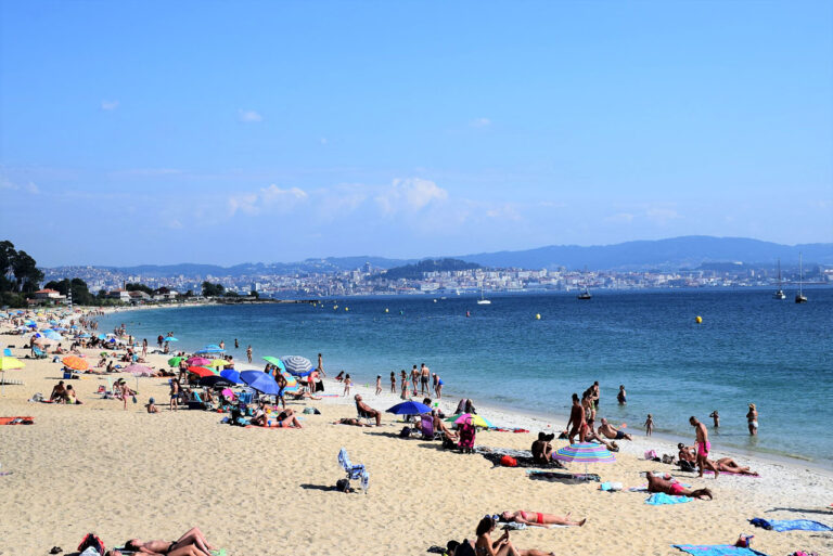 Cangas. Légende de María Soliño. Plage de Rodeira et invasion sarrasine