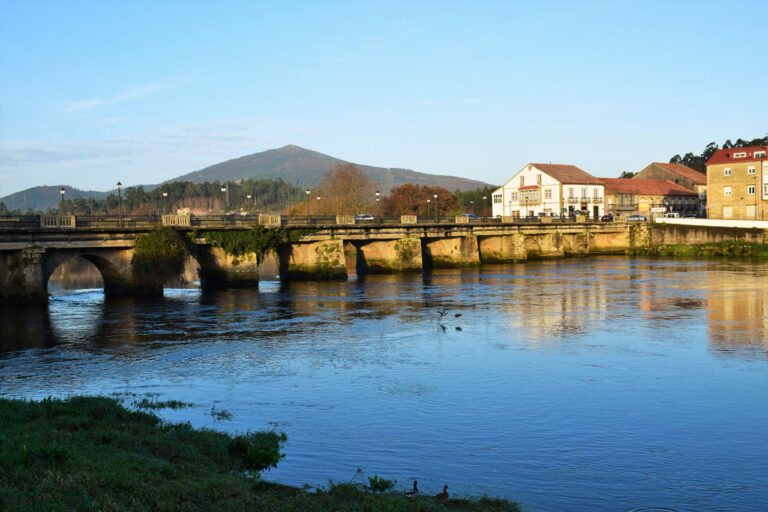 Ruta Xacobea Mar de Arousa. Ponte romano. Camiño Santiago. Pontecesures