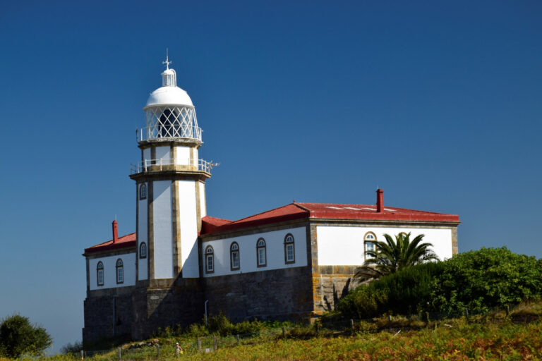 Insel Ons. Leuchtturm und Geschichte der Insel