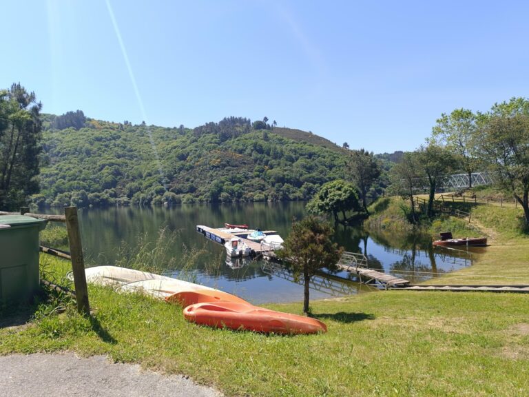 Canoas, hidropedais ou paddle surf: de Ponte Mourulle á Igrexa de San Facundo, Paradela