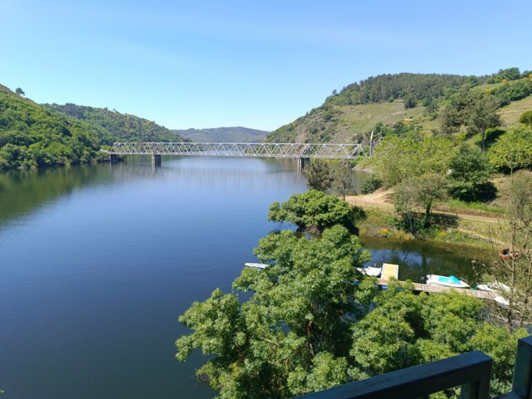 Canoas, hidropedais ou paddle surf: de Ponte Mourulle á Igrexa de San Facundo, Paradela