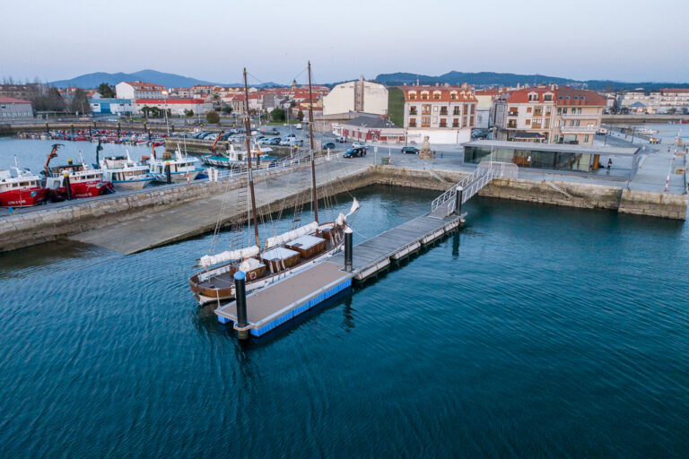 Vilanova de Arousa Marina and Port