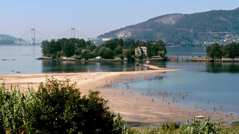 Port Do Capitán Île de San Simón